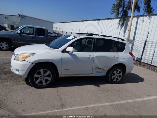 Toyota RAV4 Limited V6