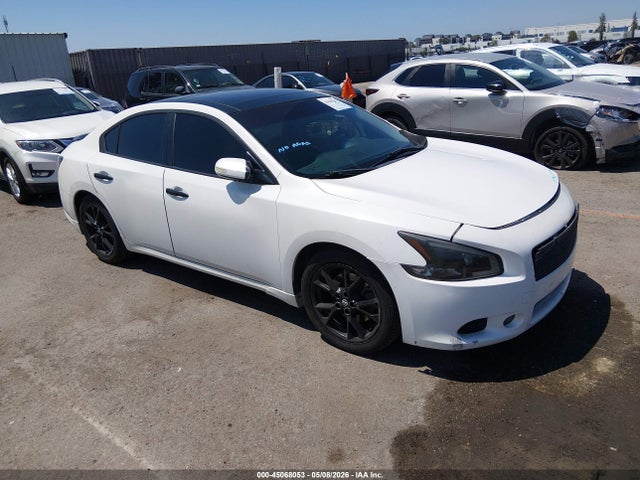 Salvage Nissan Maxima Image