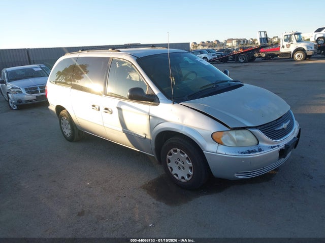 Salvage Chrysler Town & Country Image