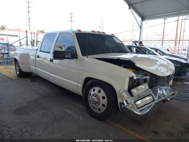 Salvage Chevrolet C3500 Image