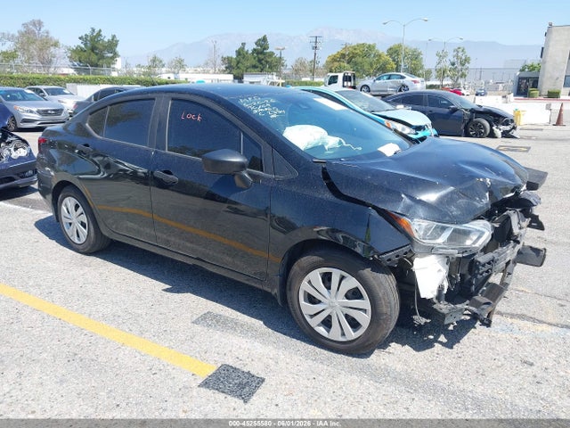 Salvage Nissan Versa Image