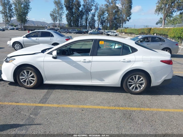 Toyota Camry Le