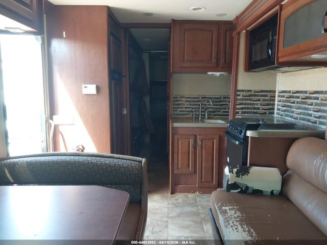 Jayco E-450 Cutaway