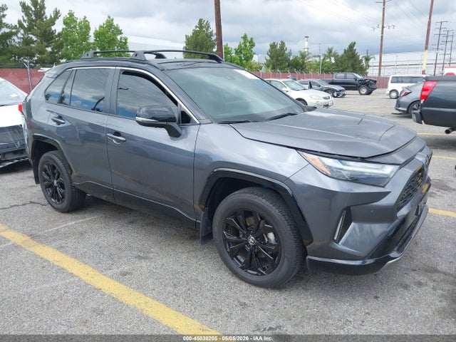 Salvage Toyota RAV4 Image