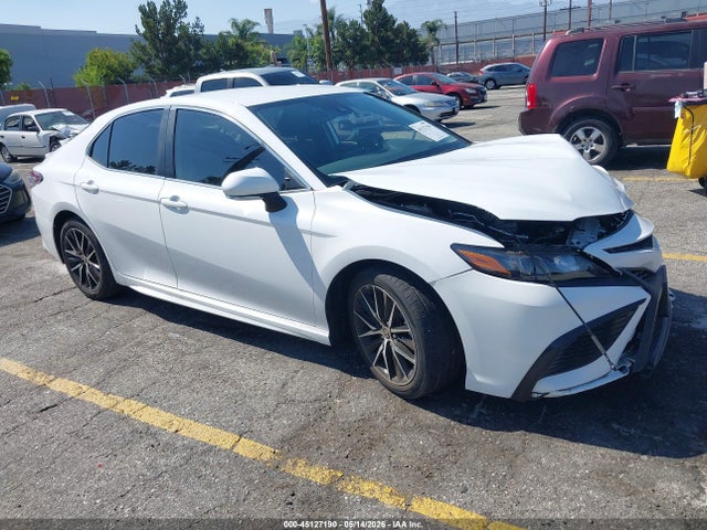 Salvage Toyota Camry Image