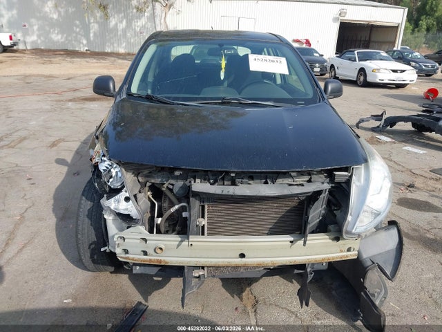 Nissan Versa 1.6 S