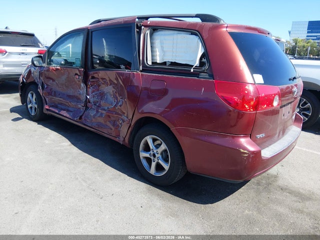 Toyota Sienna Le
