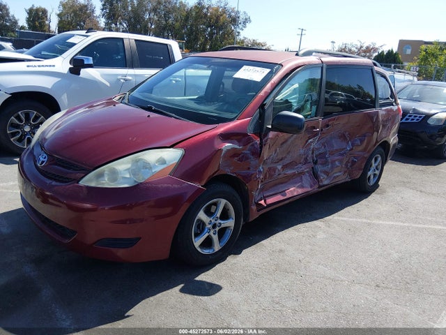 Toyota Sienna Le