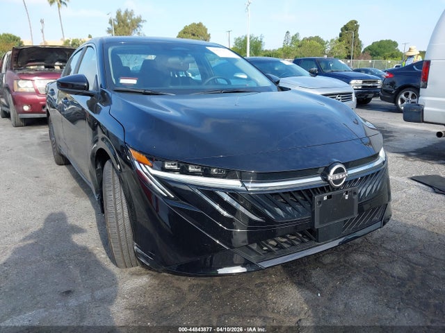 Salvage Nissan Sentra Image