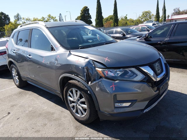 Salvage Nissan Rogue Image