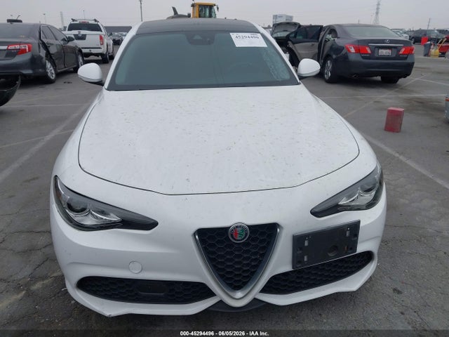 Alfa Romeo Giulia Ti Sport Rwd