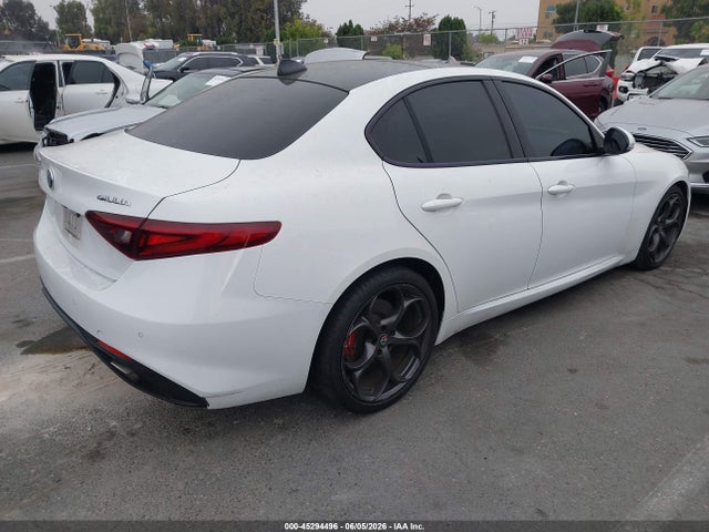 Alfa Romeo Giulia Ti Sport Rwd