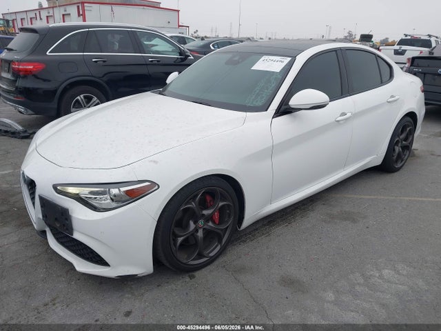 Alfa Romeo Giulia Ti Sport Rwd