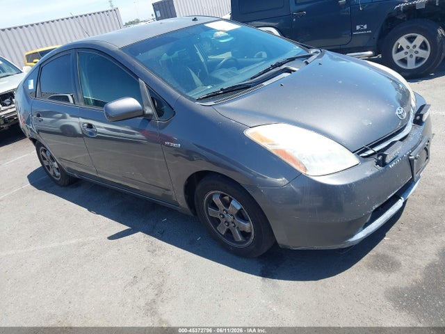 Salvage Toyota Prius Image