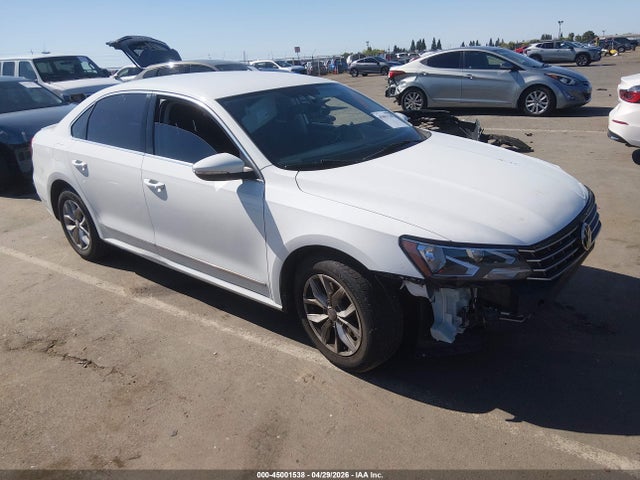 Salvage Volkswagen Passat Image