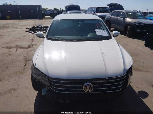 Volkswagen Passat 1.8t S