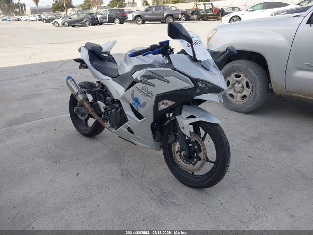 Salvage Kawasaki Ex500 Image
