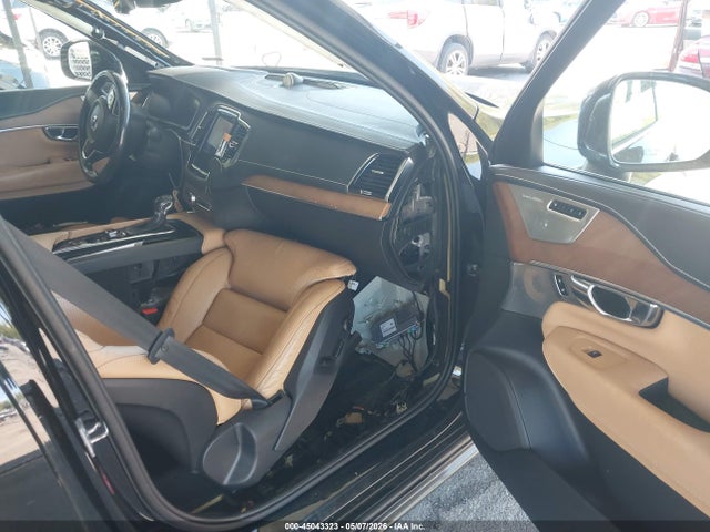 Volvo XC90 T6 First Edition