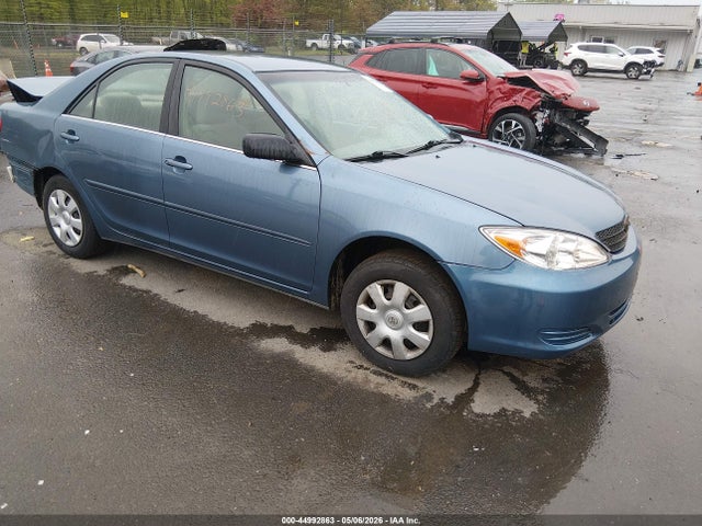 Salvage Toyota Camry Image