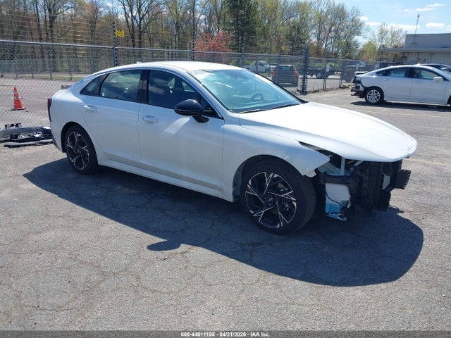 Salvage Kia K5 Image