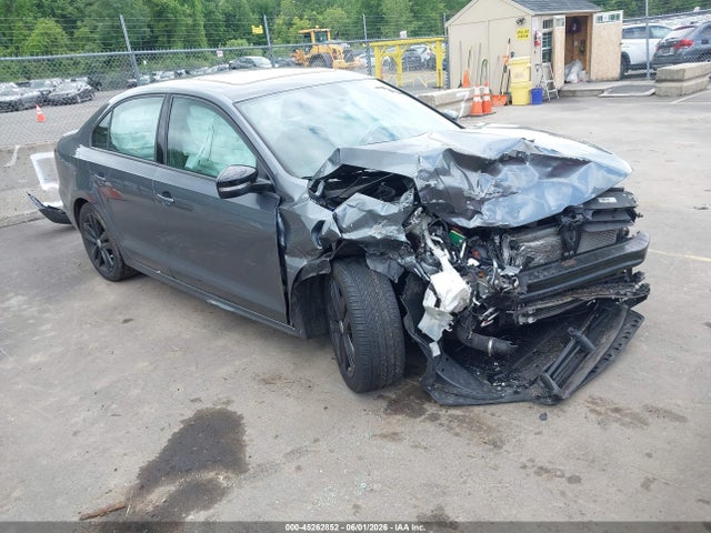 Salvage Volkswagen Jetta Image