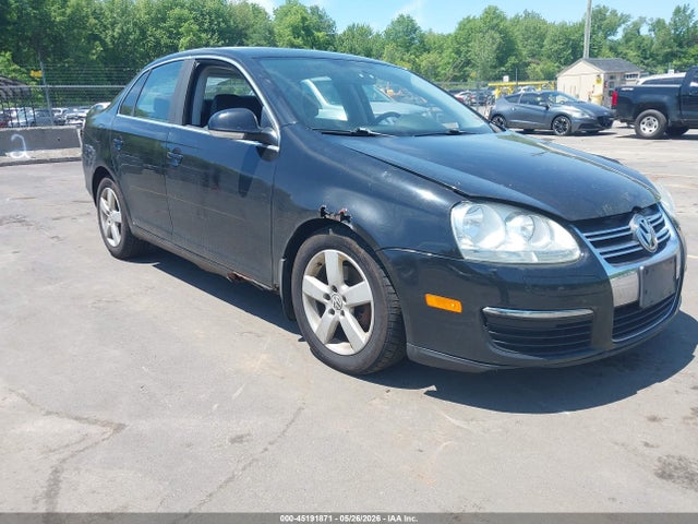 Salvage Volkswagen Jetta Image