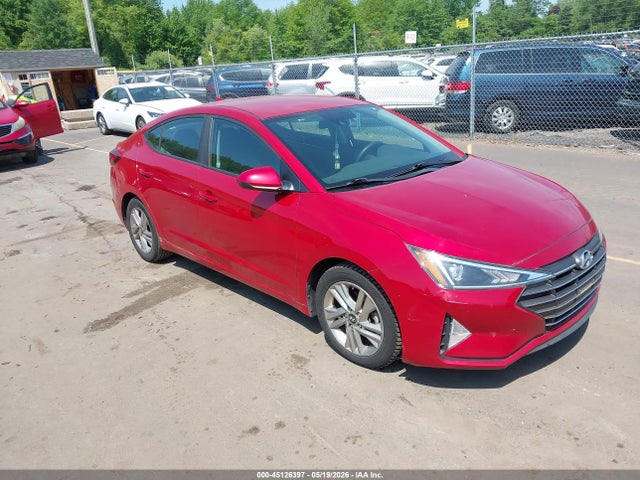 Salvage Hyundai ELANTRA Image