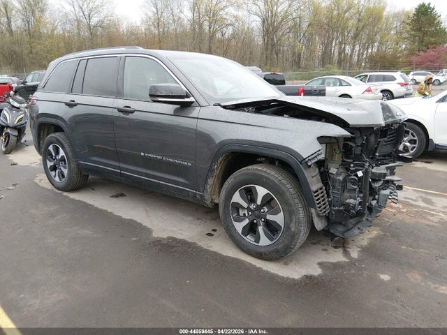 Salvage Jeep Grand Cherokee Image