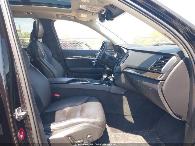 Volvo XC90 T5 Momentum