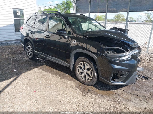 Salvage Subaru Forester Image