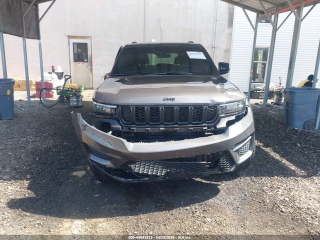 Jeep Grand Cherokee Altitude X 4x4