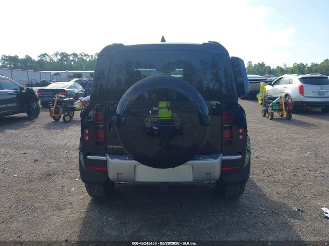 Land Rover Defender 110 P300