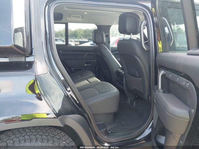 Land Rover Defender 110 P300
