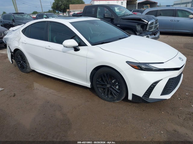 Salvage Toyota Camry Image