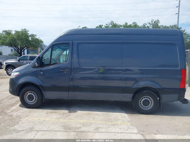 Mercedes-Benz Sprinter 2500 Standard Roof V6