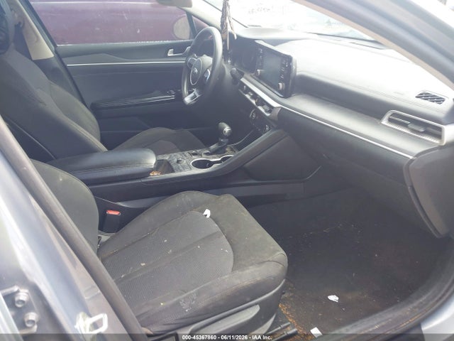 Kia K5 Lxs