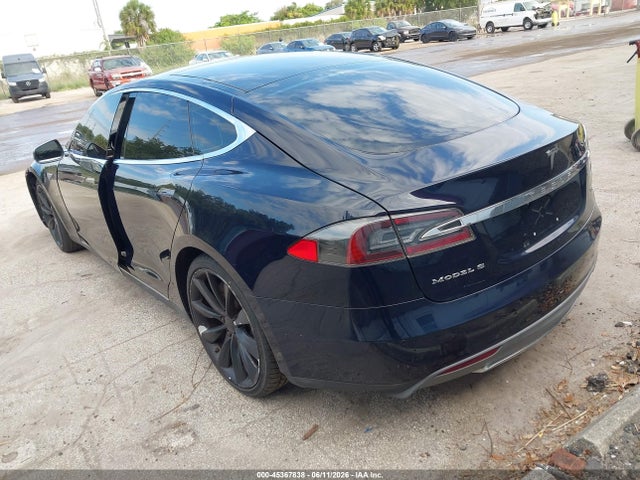 Tesla Model S P85