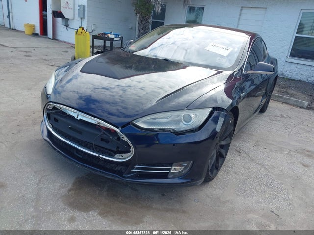Tesla Model S P85