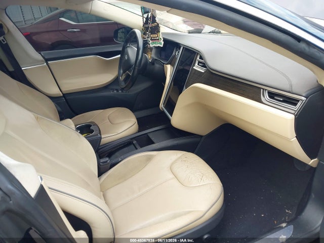 Tesla Model S P85