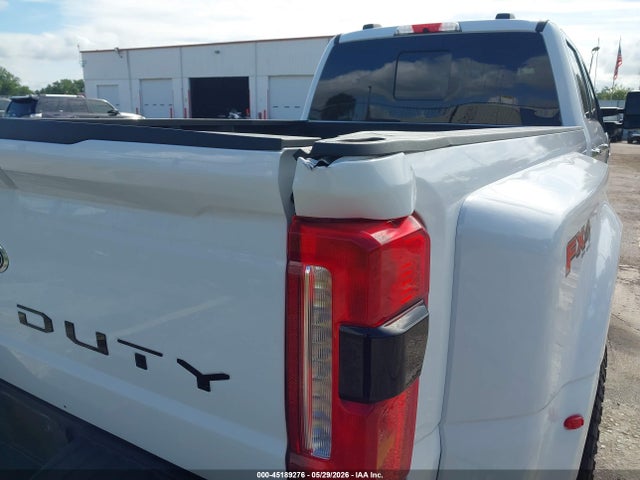 Ford F-350 Lariat