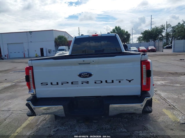 Ford F-350 Lariat