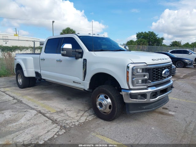 Salvage Ford F-350 Image
