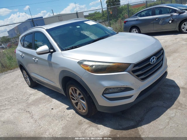 Salvage Hyundai TUCSON Image