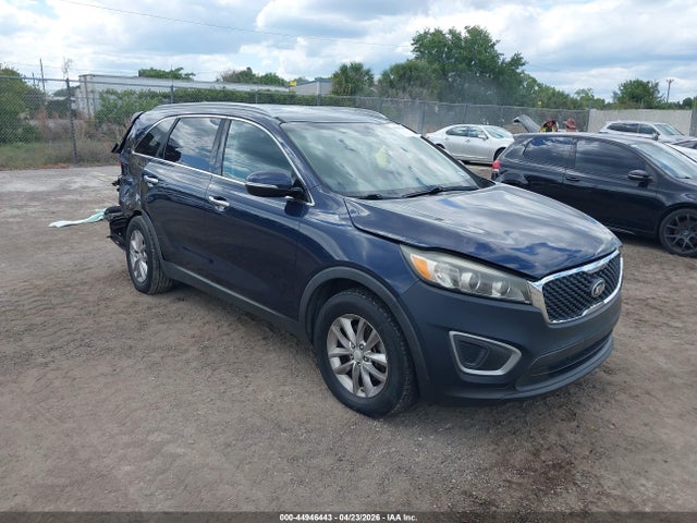 Salvage Kia Sorento Image