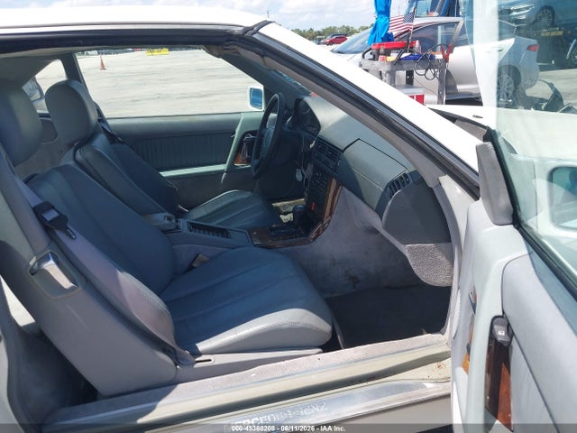 Mercedes-Benz S-Class 320