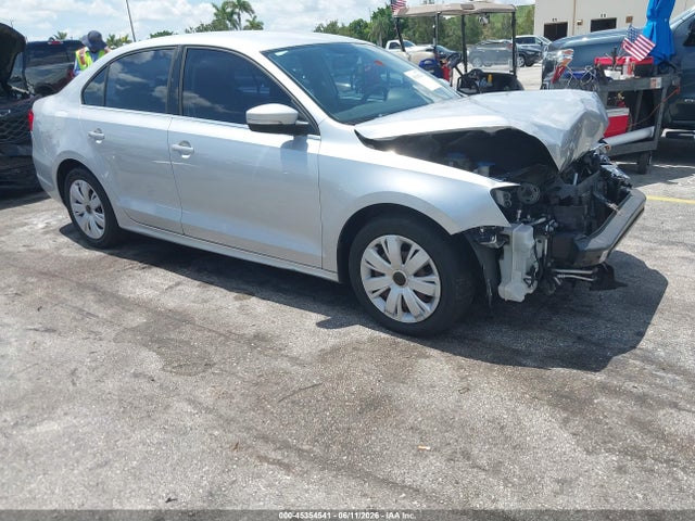 Salvage Volkswagen Jetta Image