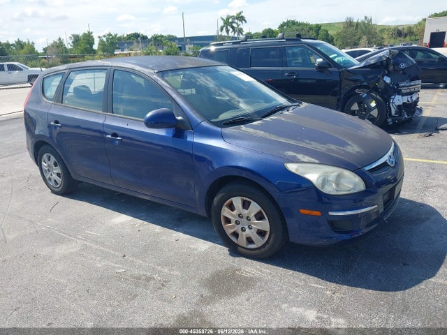 Salvage Hyundai ELANTRA Image