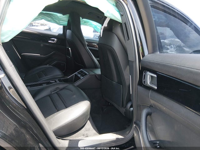 Porsche Panamera 4