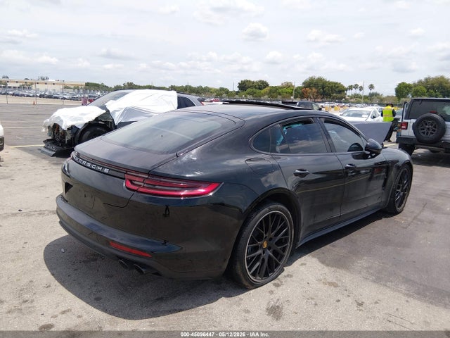 Porsche Panamera 4
