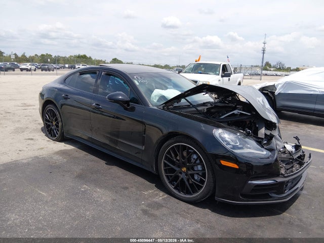 Salvage Porsche Panamera Image
